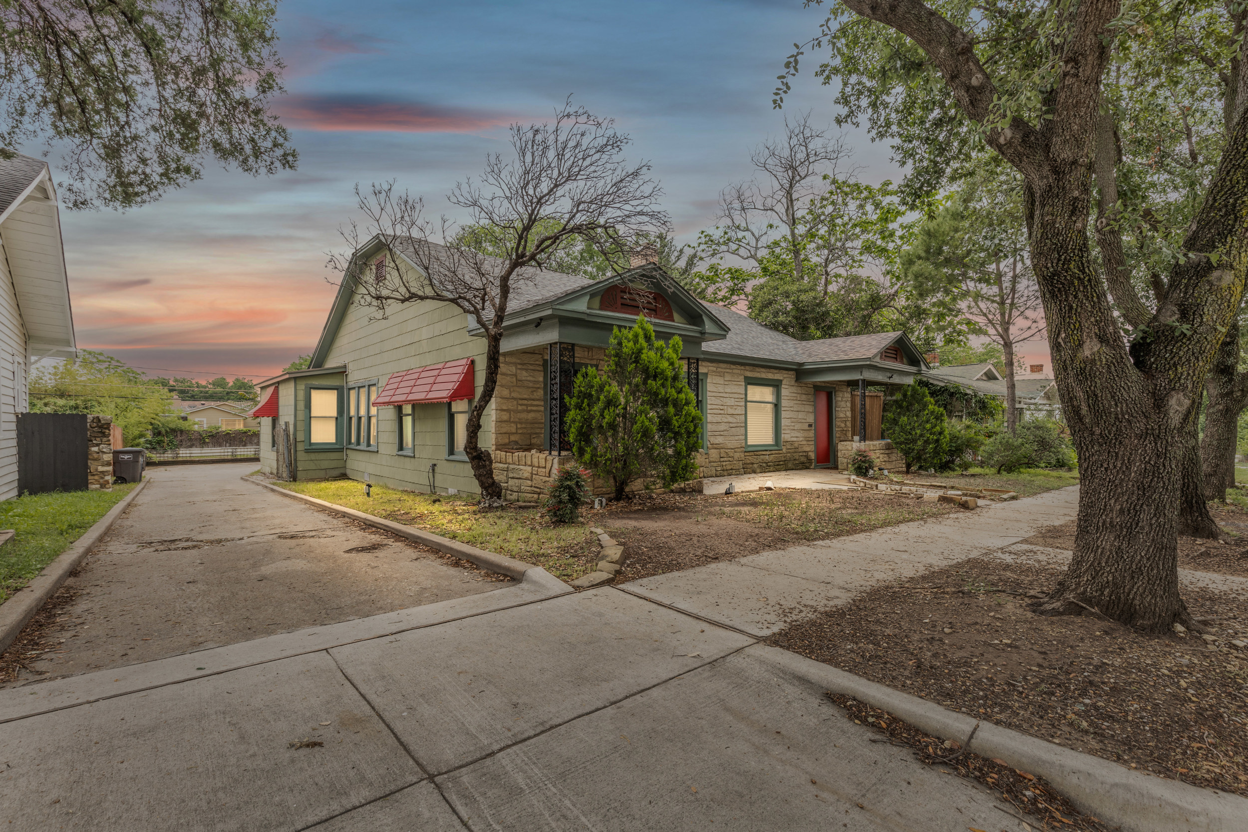 Property main image