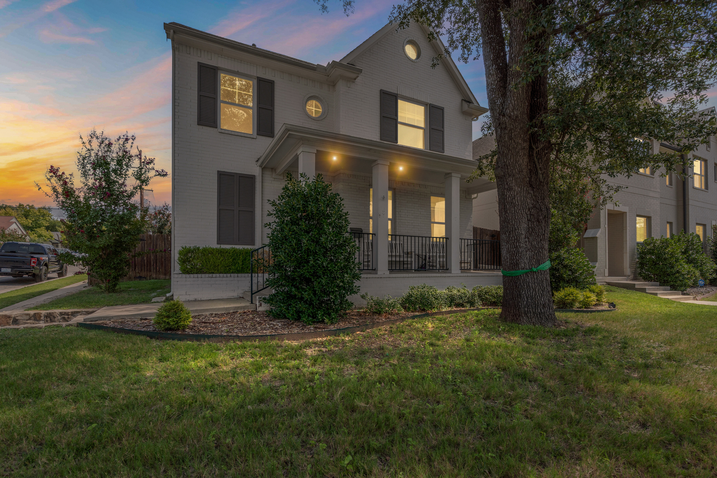 2409 West Robert Street